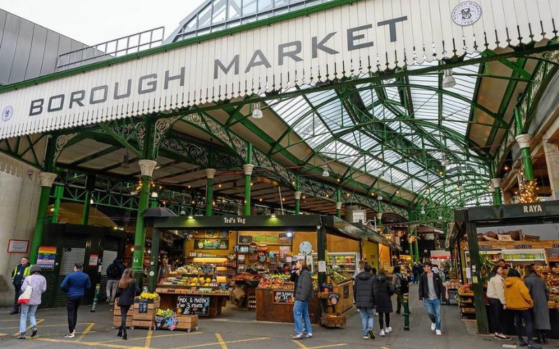 Borough Market là thiên đường ẩm thực Anh Quốc với nhiều quầy thực phẩm hấp dẫn