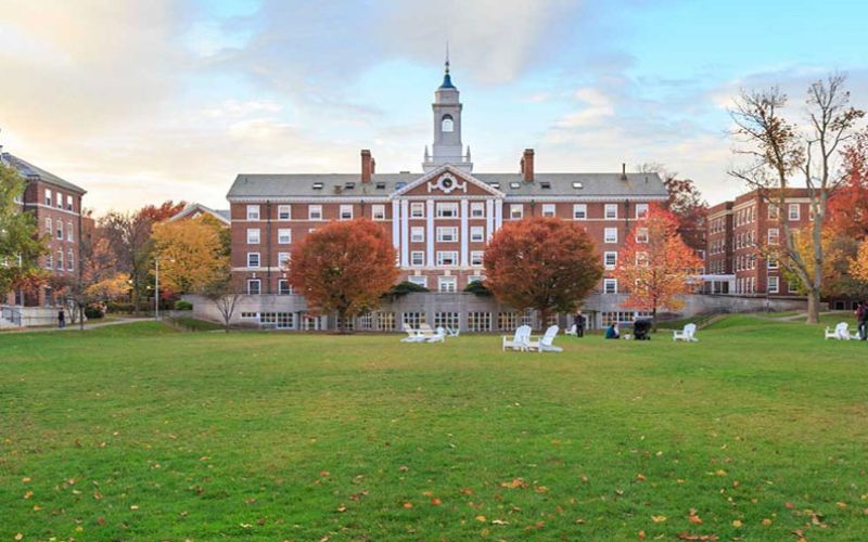  Đại học Harvard là một ngôi trường có lịch sử lâu đời trên thế giới 