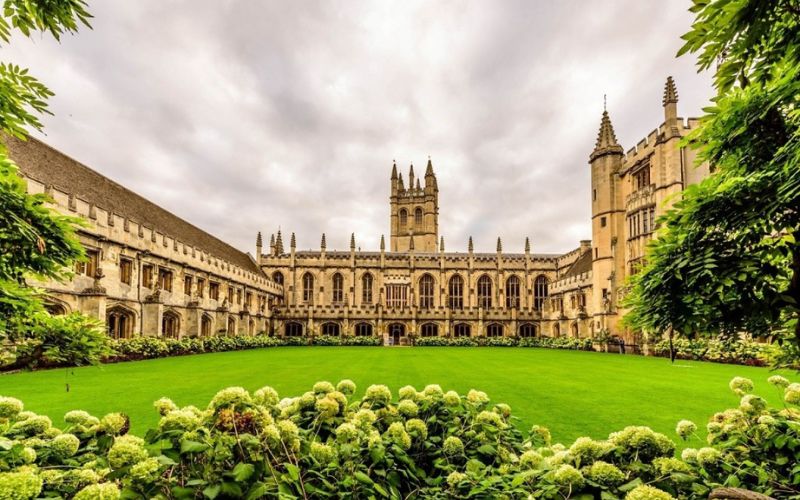  Oxford là ngôi trường cổ kính với chất lượng giảng dạy hàng đầu trên thế giới