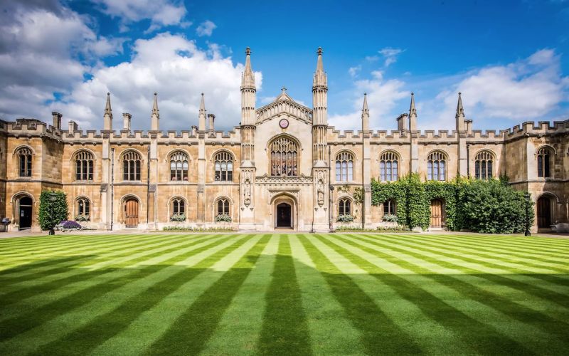 Đại học Cambridge là nơi đào tạo của nhiều nhà khoa học lớn 